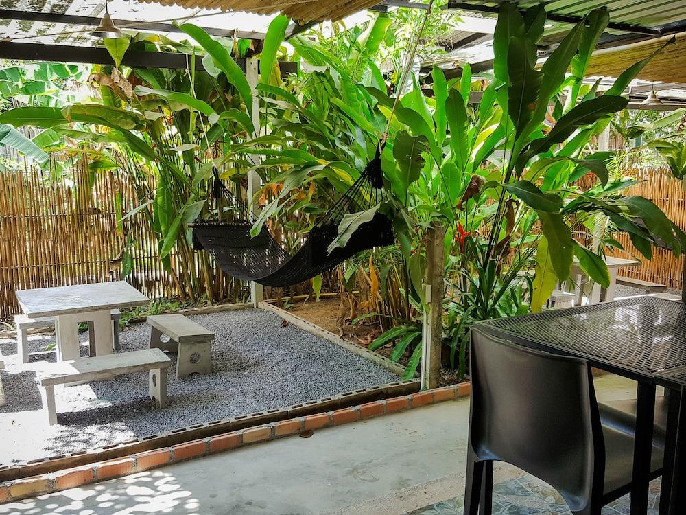 Glur Hostel Ao Nang Buitenkant foto