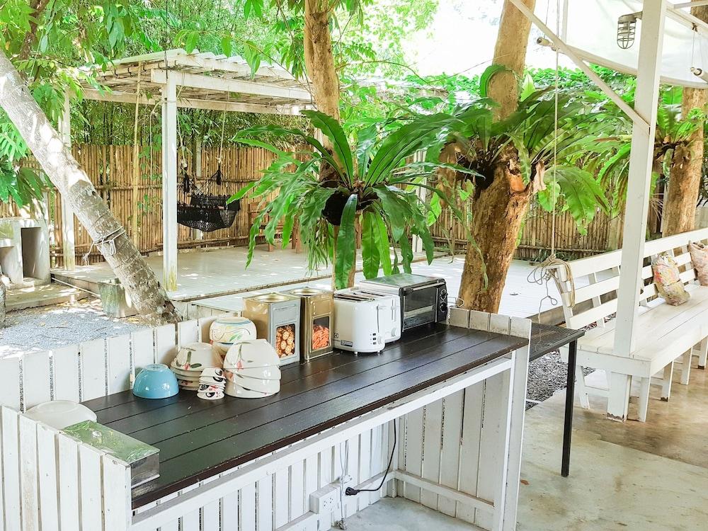 Glur Hostel Ao Nang Buitenkant foto