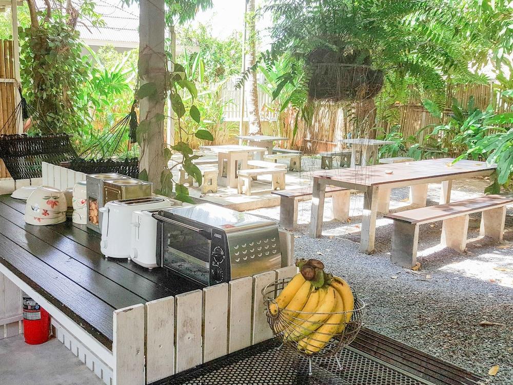 Glur Hostel Ao Nang Buitenkant foto