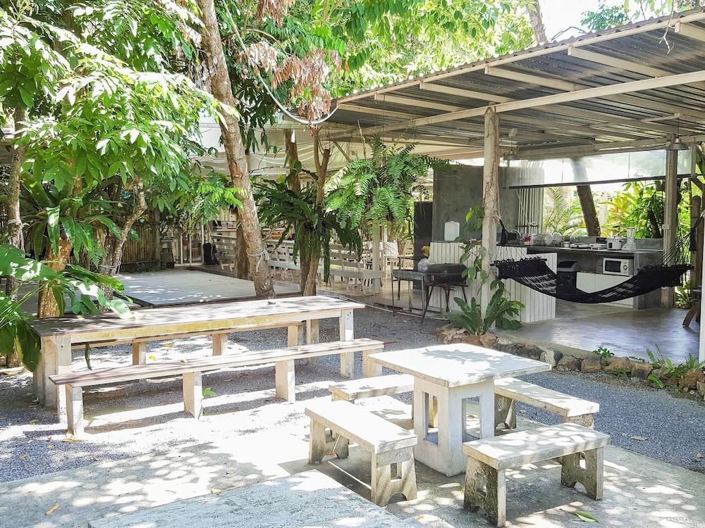 Glur Hostel Ao Nang Buitenkant foto